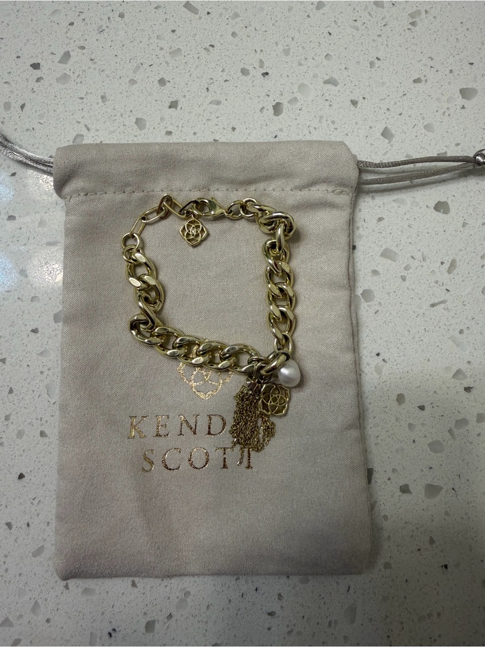 Kendra Scott Everleigh Gold Chain Bracelet in White Pearl